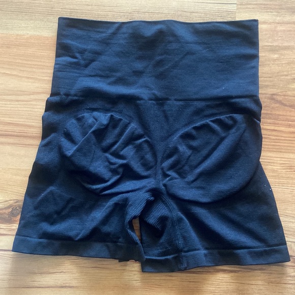 Ricki’s Shapewear M/L - Picture 2 of 5